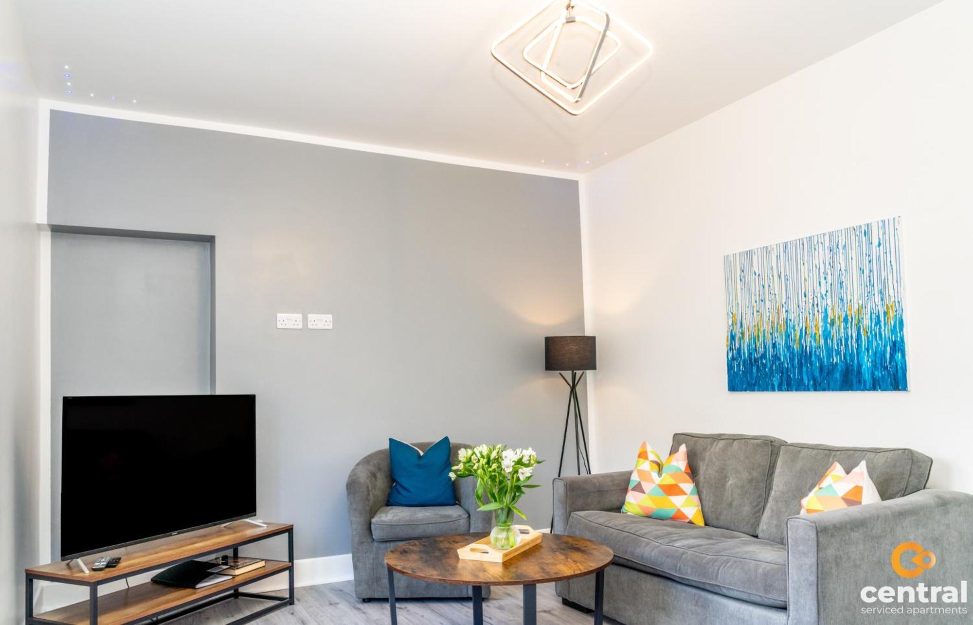 Central Serviced Apartments - 2 Bedroom - Free Street Parking - Fast Wifi - Smart Tvs In All Rooms - Ground Level - Family Neighbourhood - 3 X Double Beds - Heating 24-7 - Trade Stays - Weekly & Monthly Offers Dundee Bagian luar foto