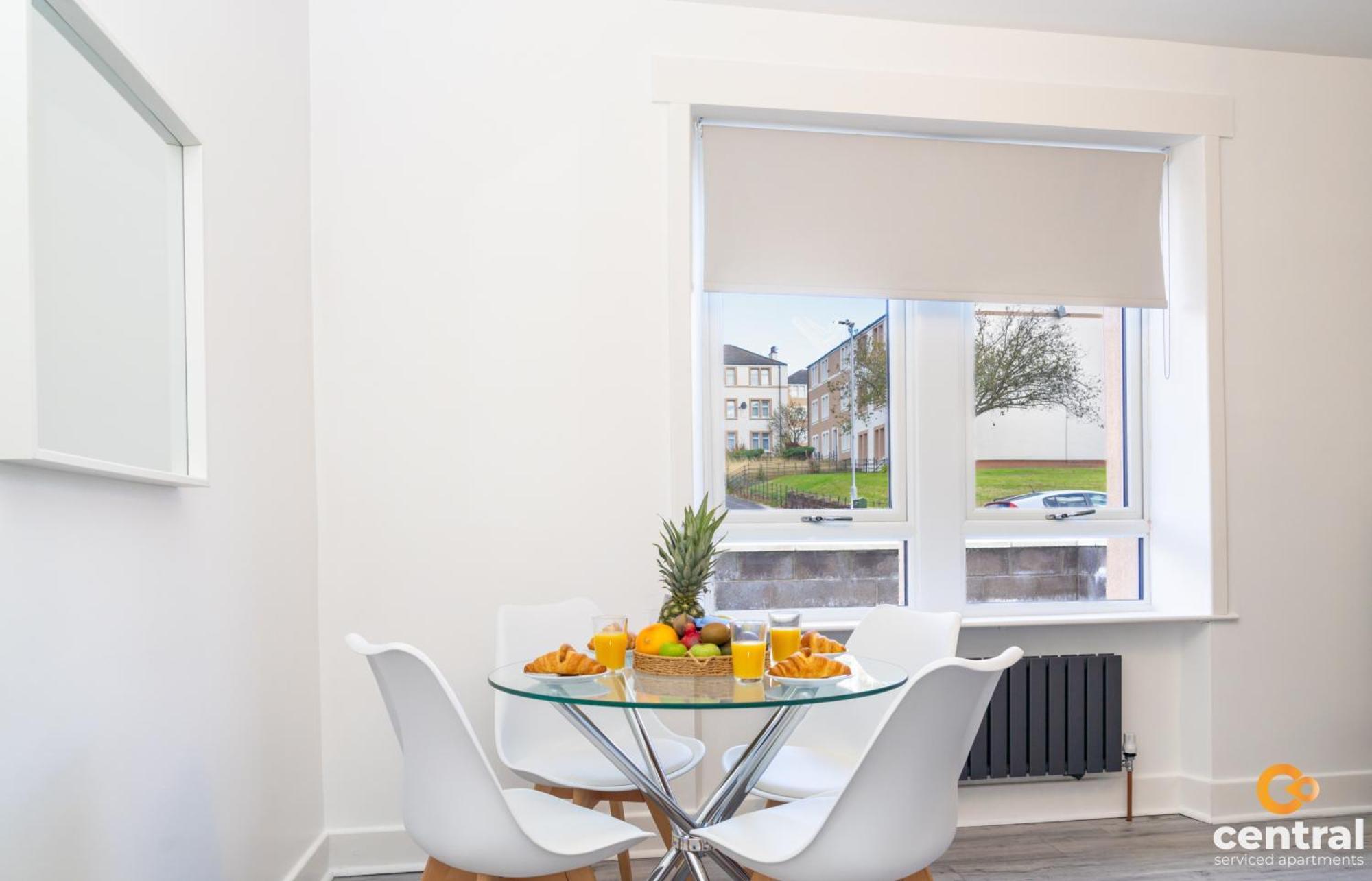 Central Serviced Apartments - 2 Bedroom - Free Street Parking - Fast Wifi - Smart Tvs In All Rooms - Ground Level - Family Neighbourhood - 3 X Double Beds - Heating 24-7 - Trade Stays - Weekly & Monthly Offers Dundee Bagian luar foto