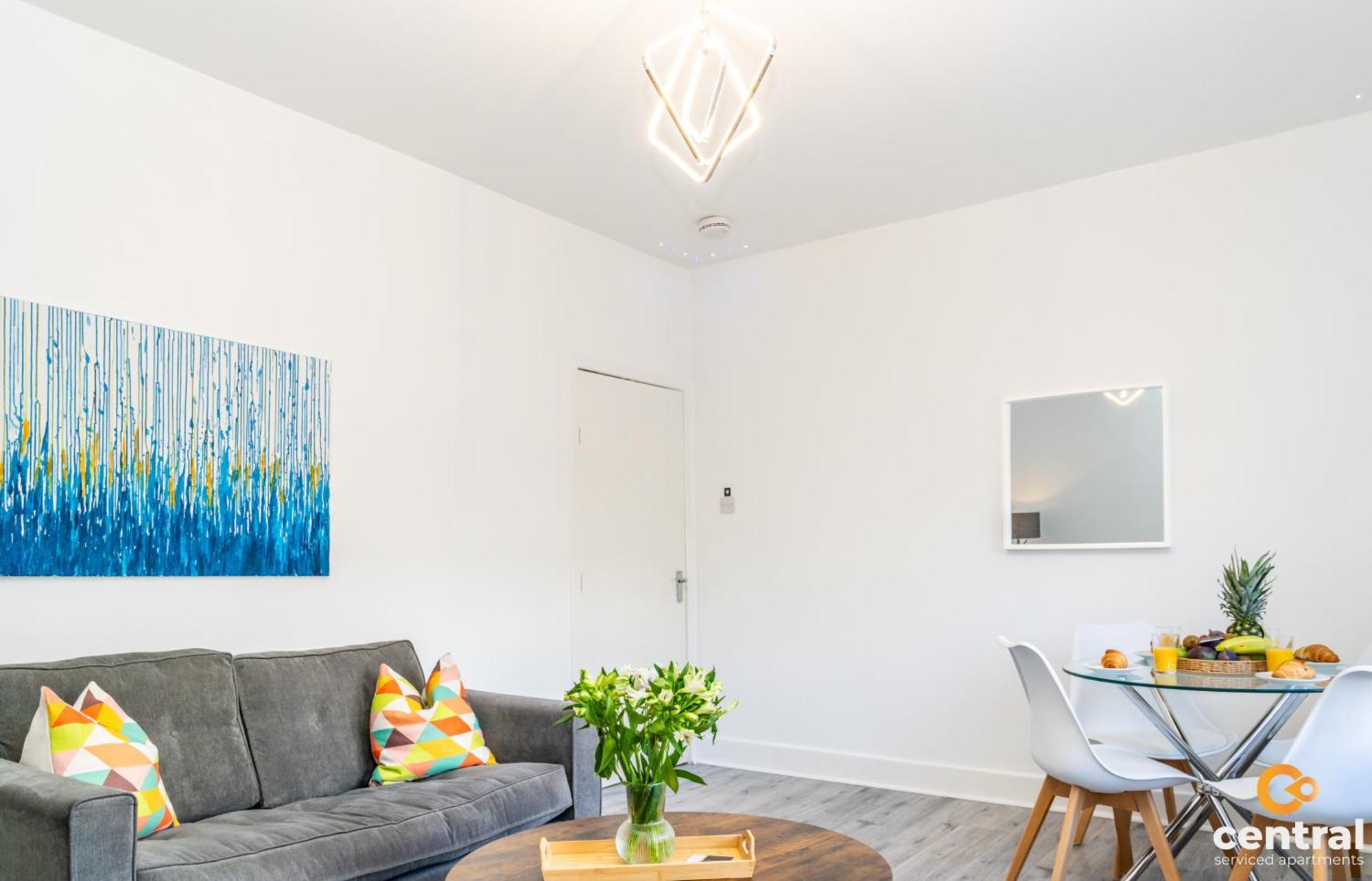 Central Serviced Apartments - 2 Bedroom - Free Street Parking - Fast Wifi - Smart Tvs In All Rooms - Ground Level - Family Neighbourhood - 3 X Double Beds - Heating 24-7 - Trade Stays - Weekly & Monthly Offers Dundee Bagian luar foto